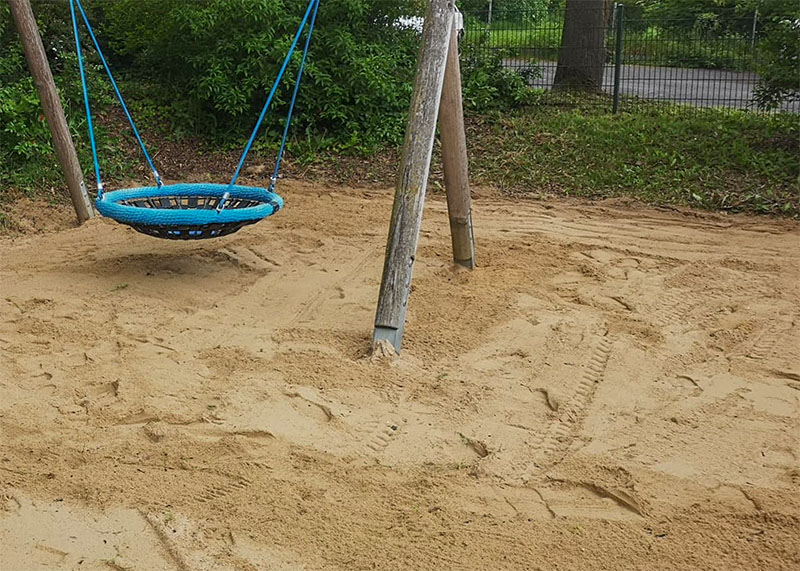 Gereinigter Sand auf einem Spielplatz nach der Reinigung durch Lukas Kümmel